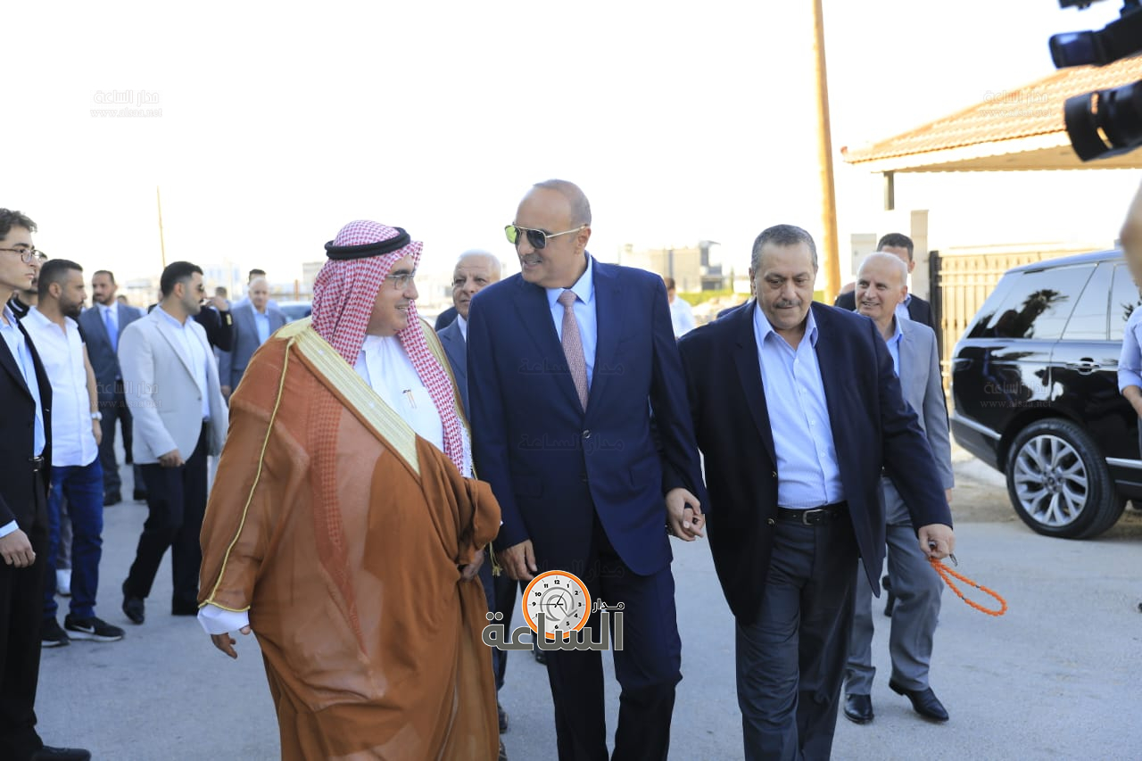 Madar Al-Saa Images 0.23507508687844048