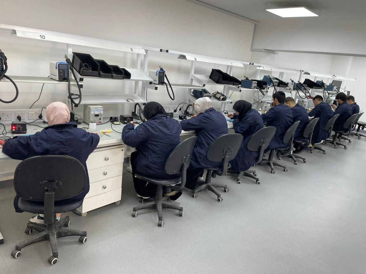 Madar Al-Saa Images 0.040688077162601144