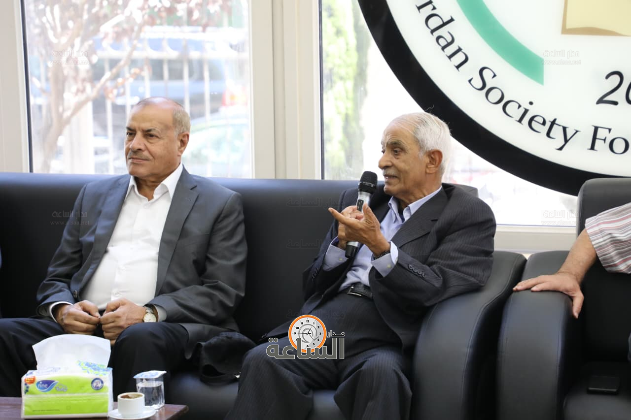 Madar Al-Saa Images 0.03691492475784974