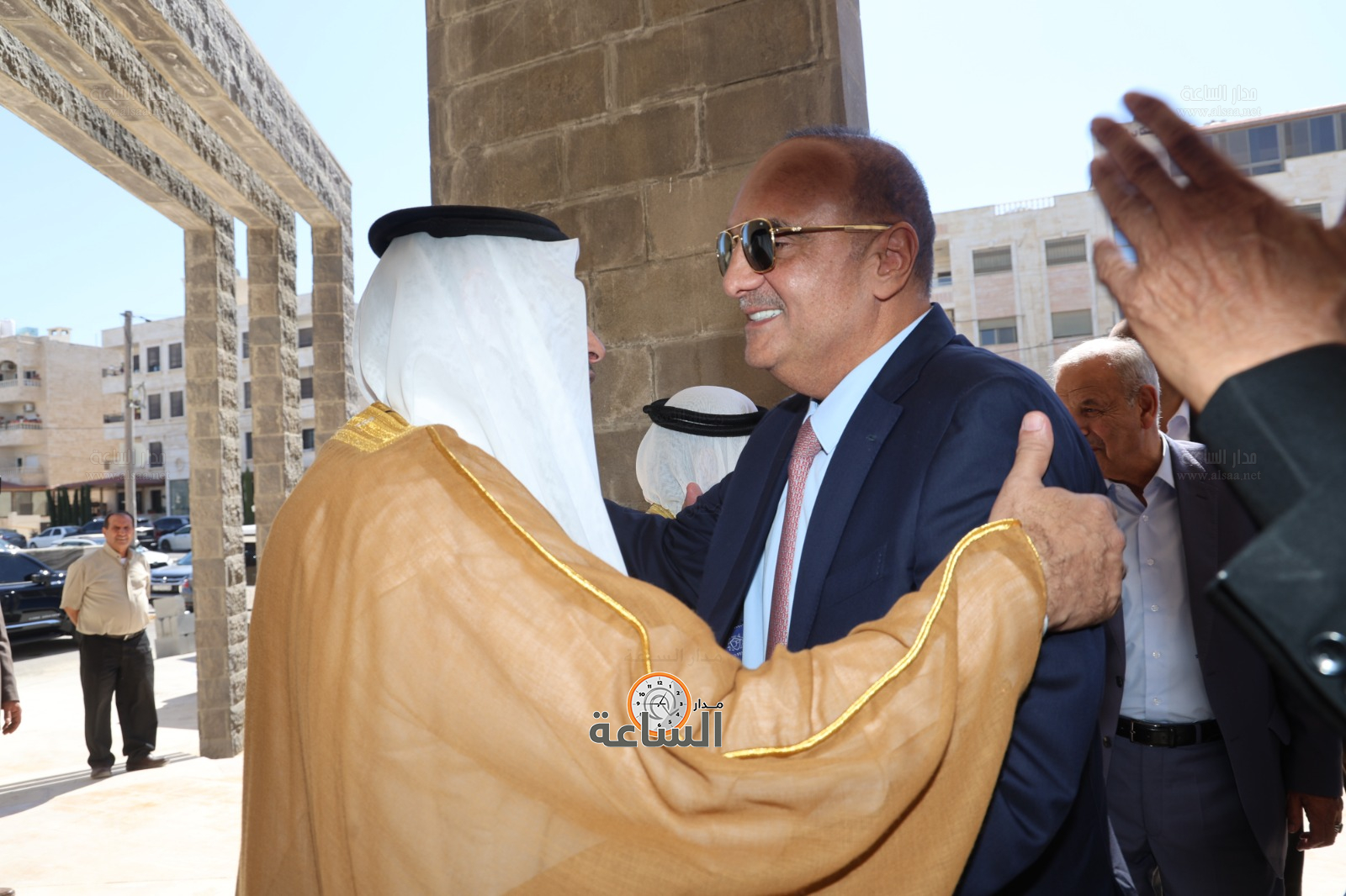 Madar Al-Saa Images 0.7565650281994263