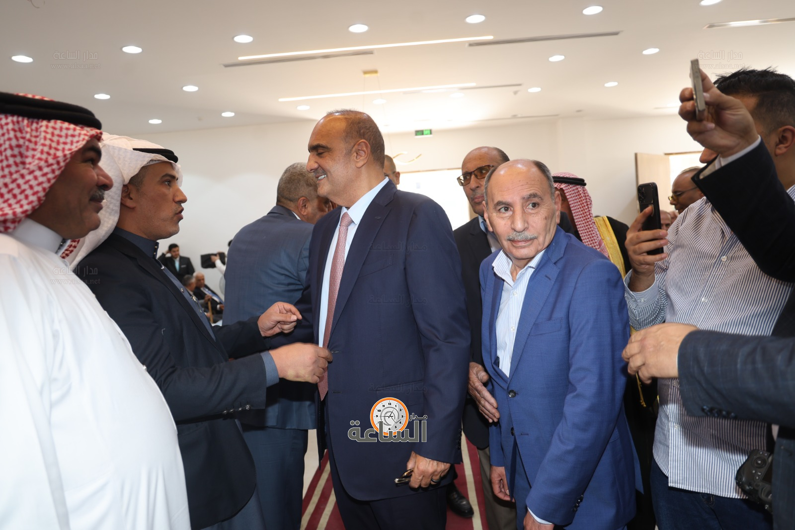 Madar Al-Saa Images 0.7152235617535629