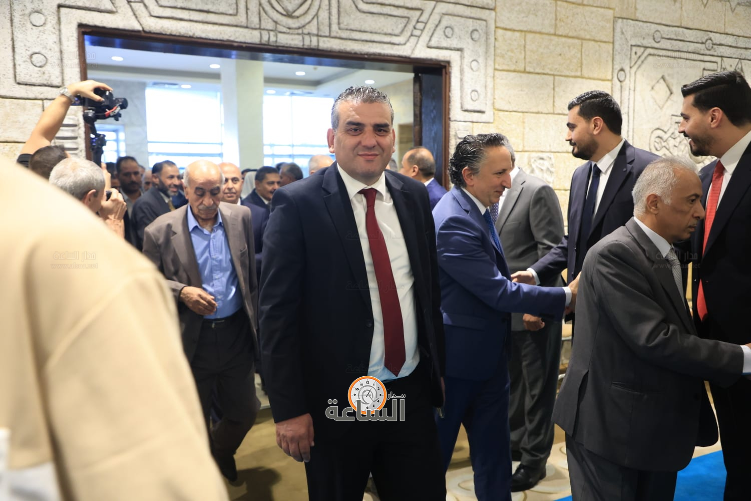 Madar Al-Saa Images 0.5881116116001109