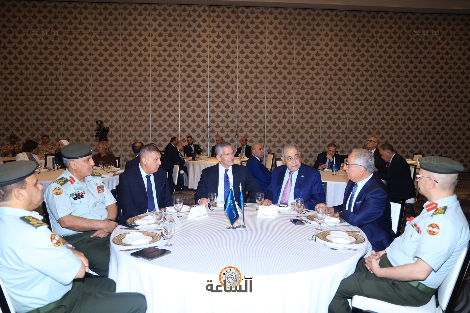 Madar Al-Saa Images 0.16342178608100089