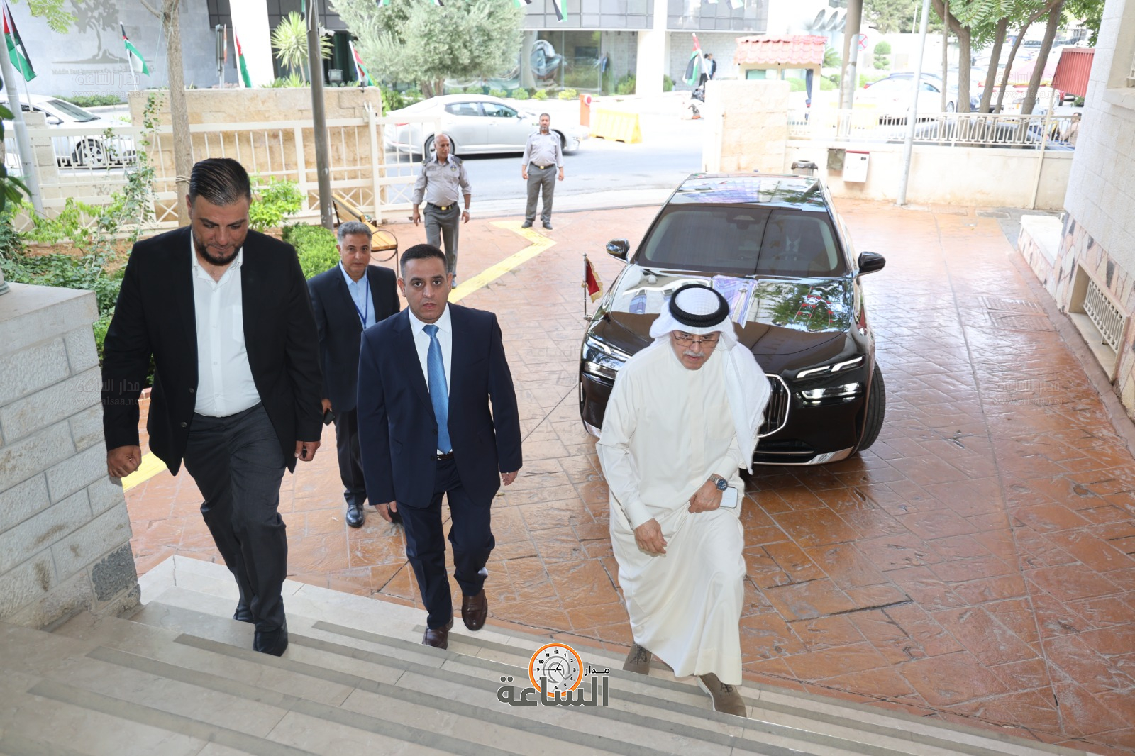 Madar Al-Saa Images 0.553741231449023