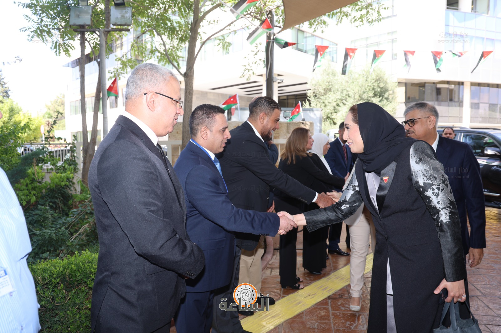 Madar Al-Saa Images 0.7618519980354159