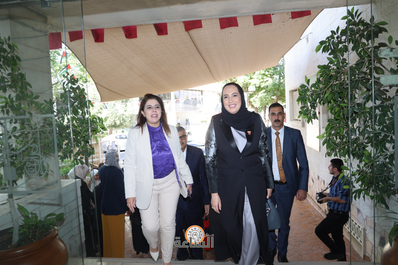 Madar Al-Saa Images 0.3600064815076256