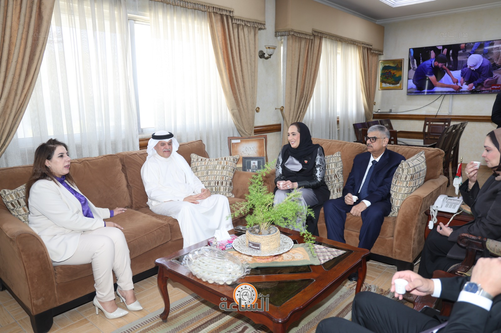 Madar Al-Saa Images 0.036509415713365856