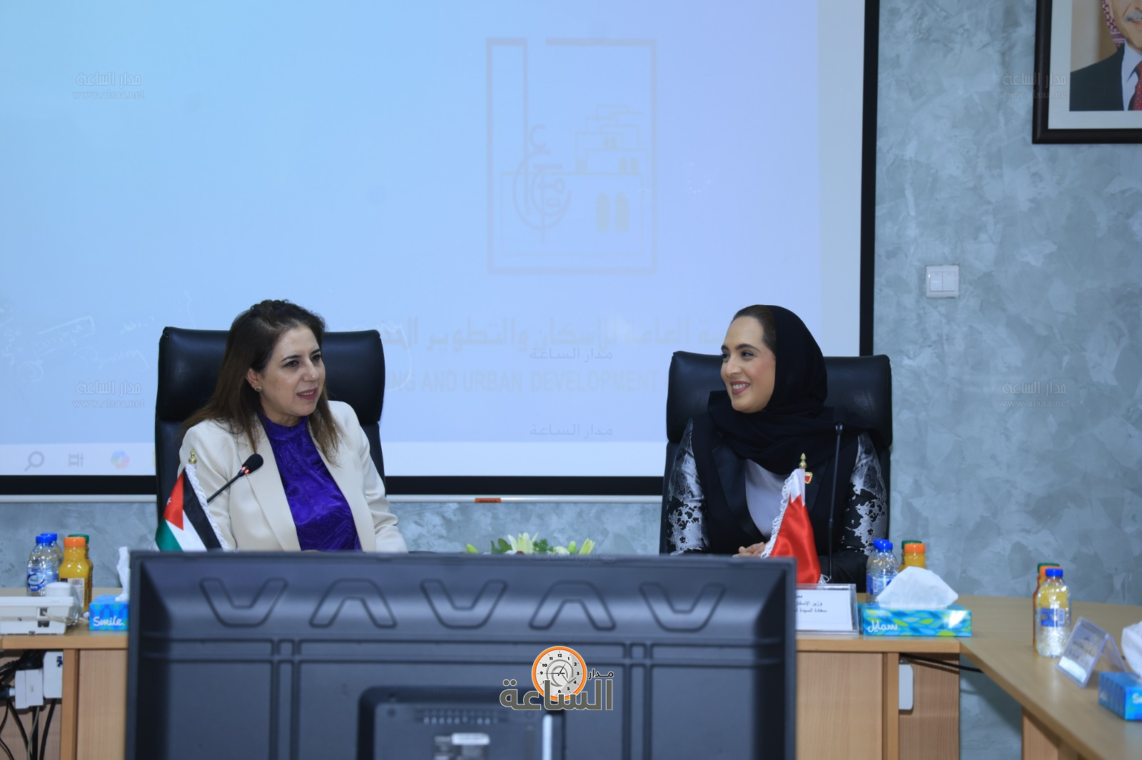 Madar Al-Saa Images 0.901348288622211