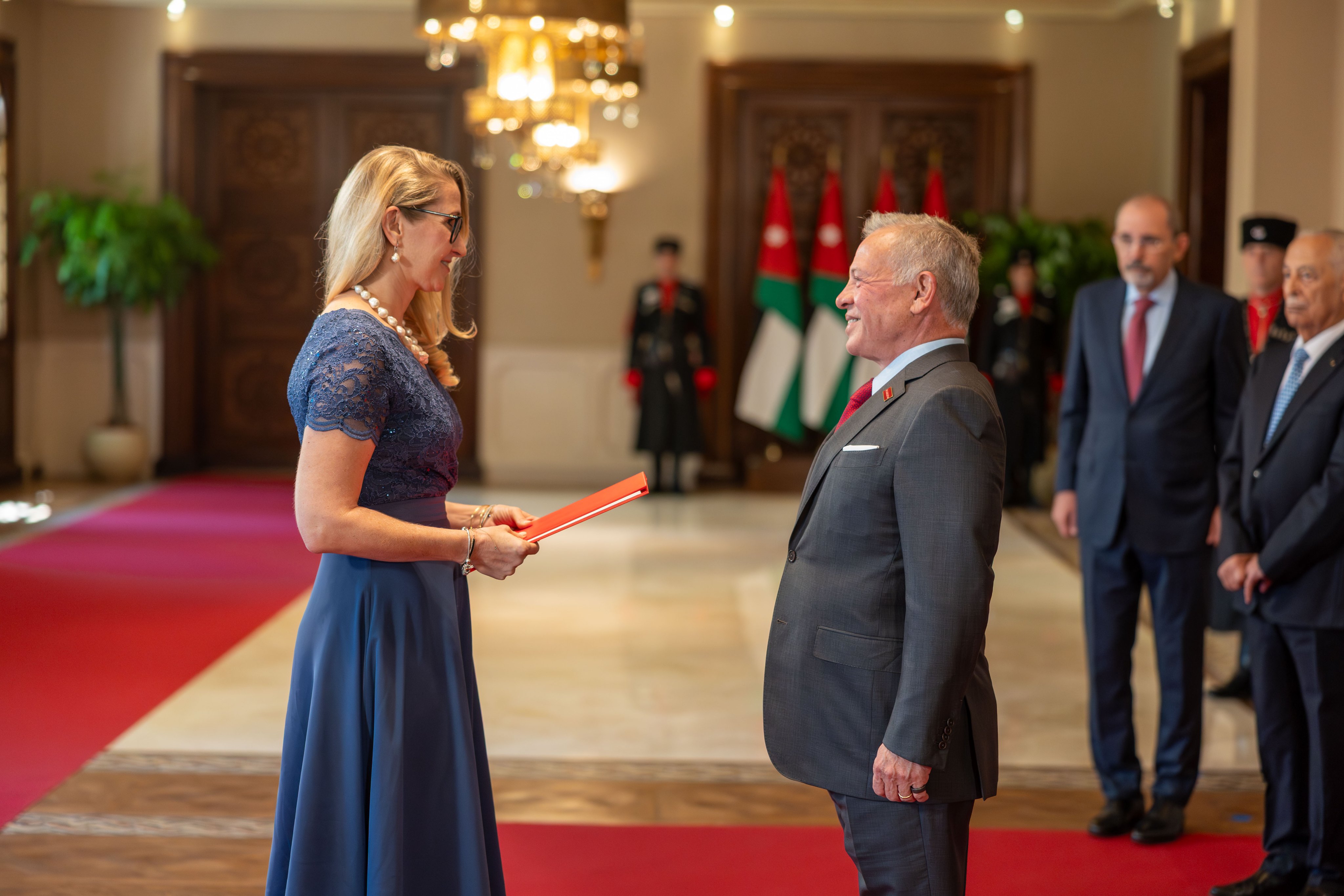 Madar Al-Saa Images 0.8569899131282878