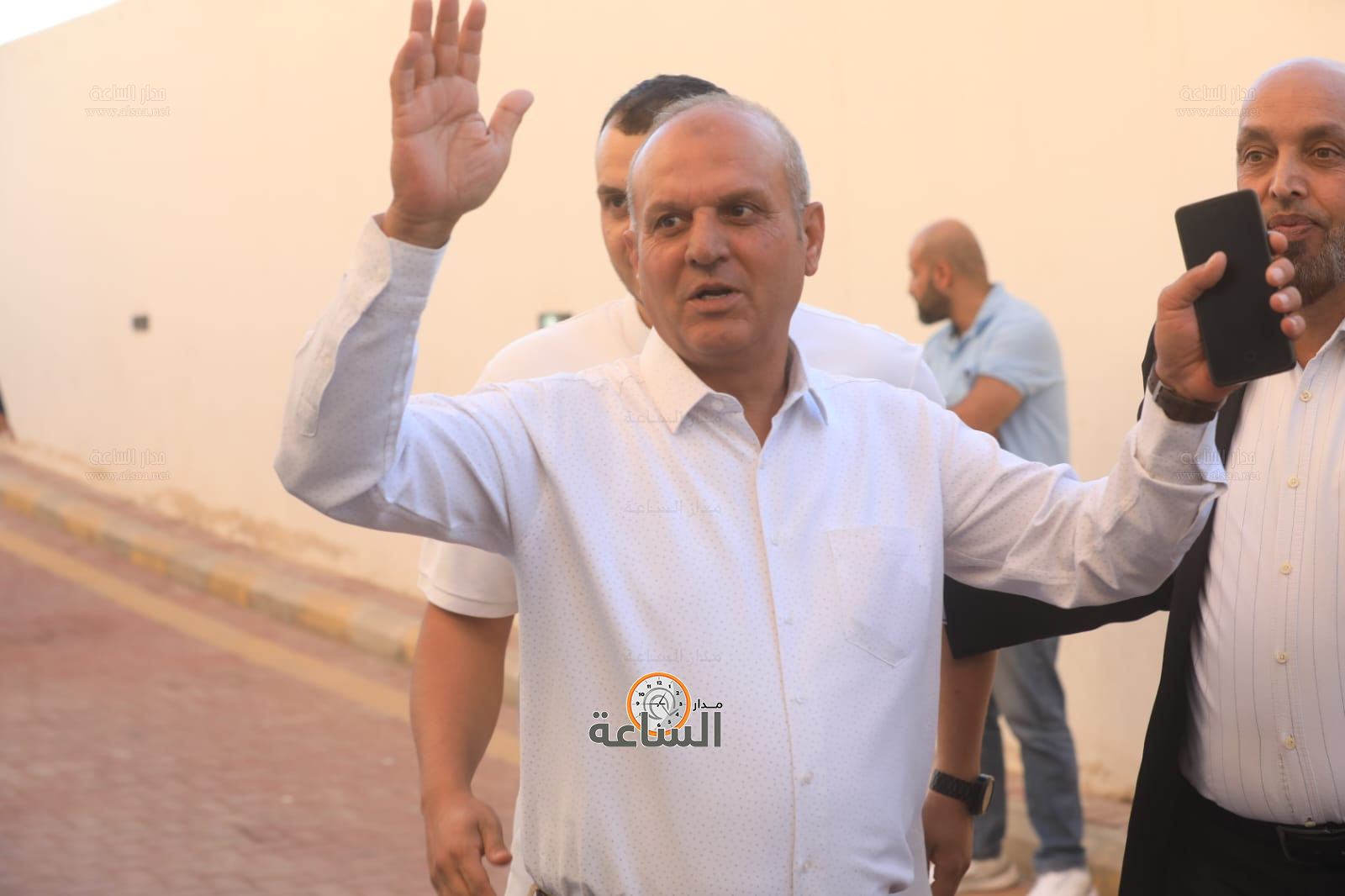 Madar Al-Saa Images 0.2340505182145306