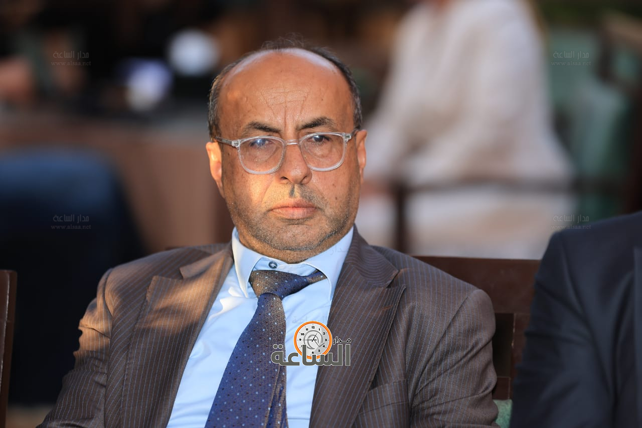 Madar Al-Saa Images 0.41643580009049086