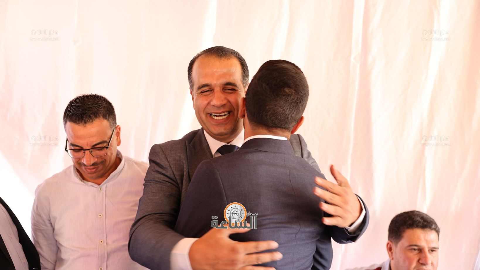 Madar Al-Saa Images 0.3813324100851293