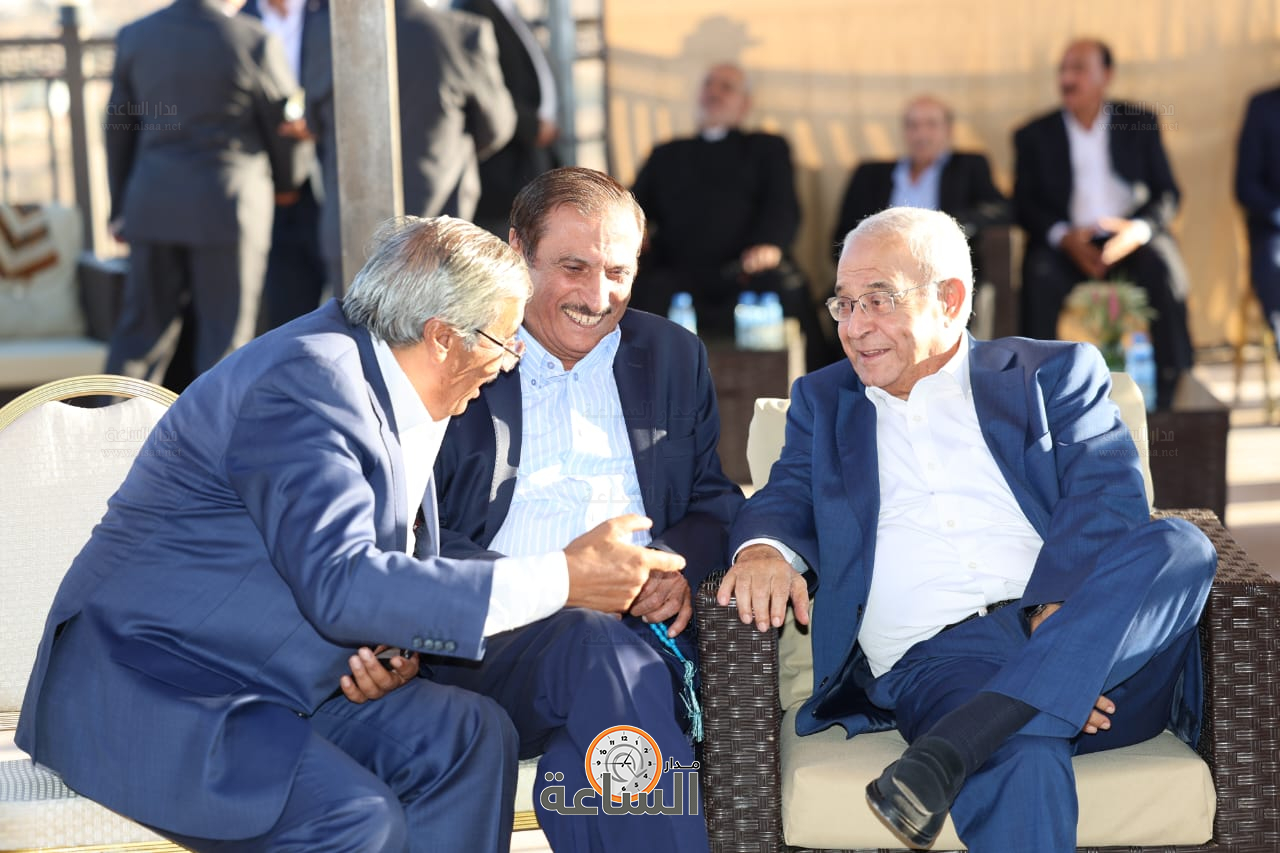 Madar Al-Saa Images 0.801898516810196