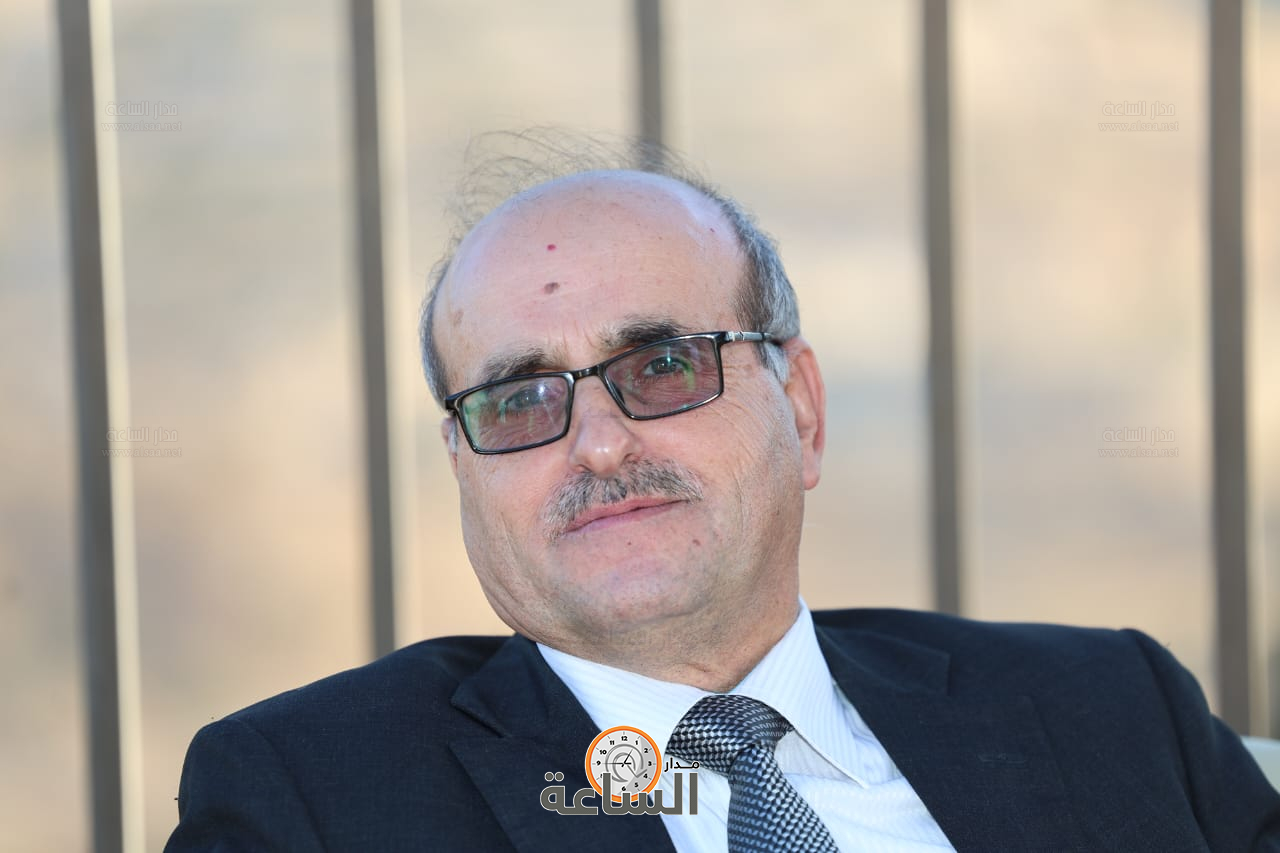 Madar Al-Saa Images 0.49185152188084