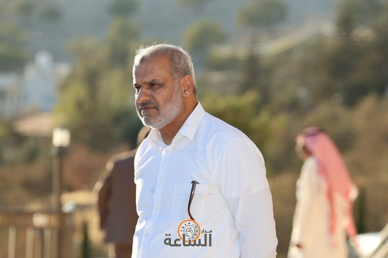 Madar Al-Saa Images 0.4245998346727219