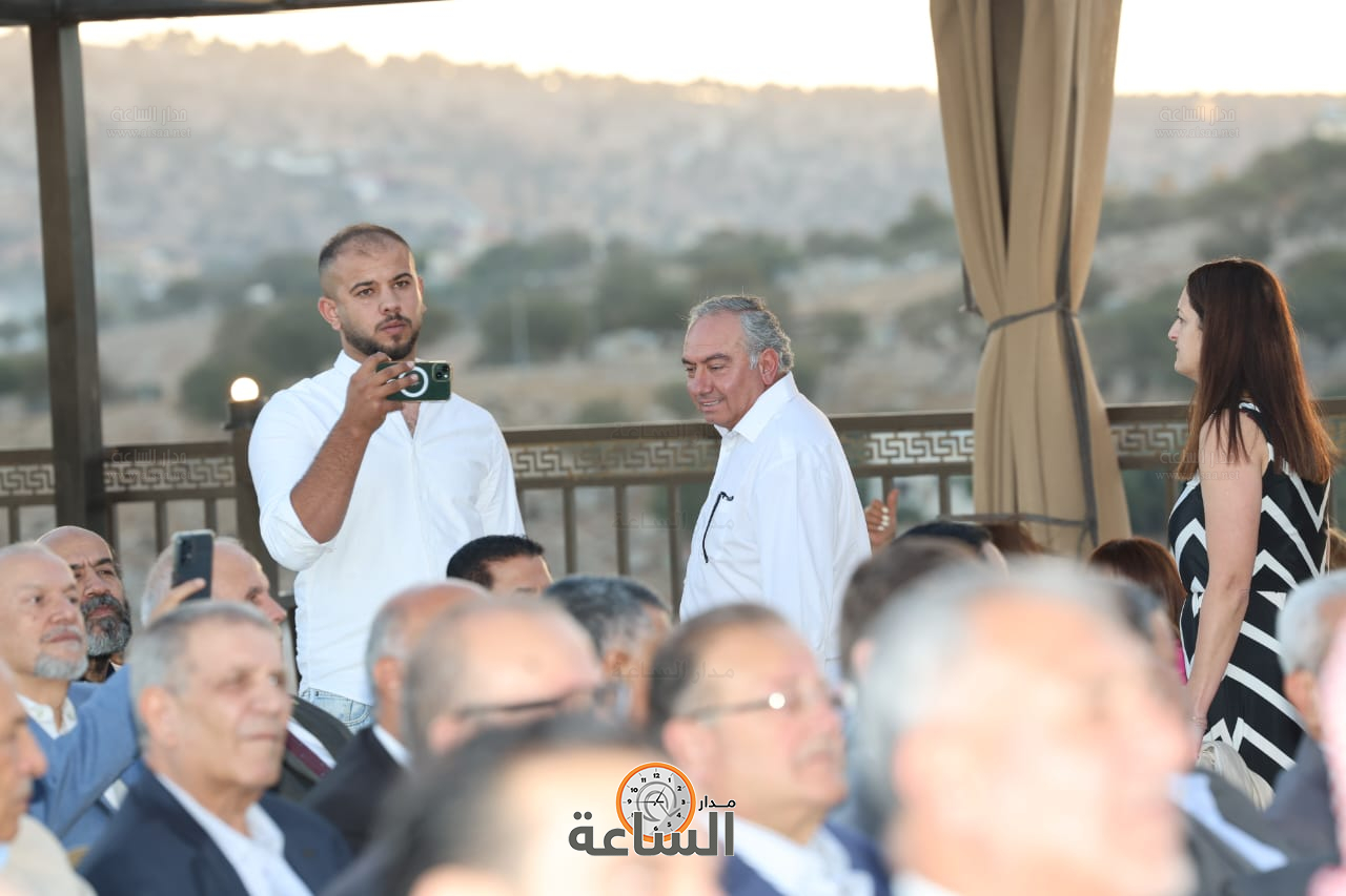 Madar Al-Saa Images 0.08850671051985437