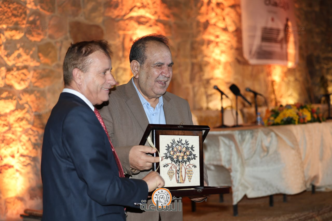 Madar Al-Saa Images 0.5684172501384958