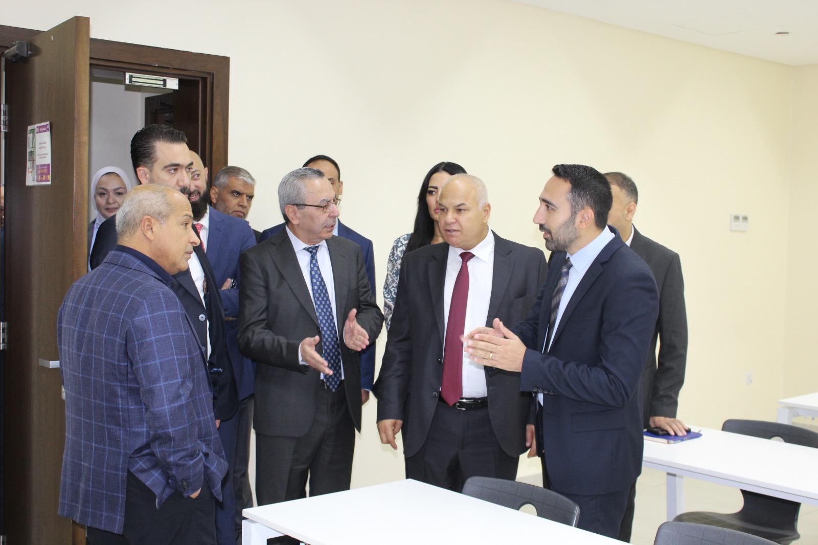 Madar Al-Saa Images 0.03537180415093388