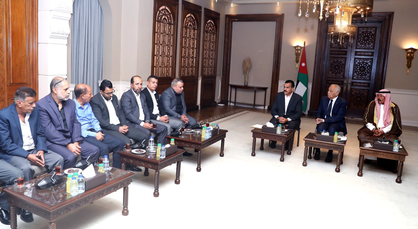 Madar Al-Saa Images 0.2580985166952696