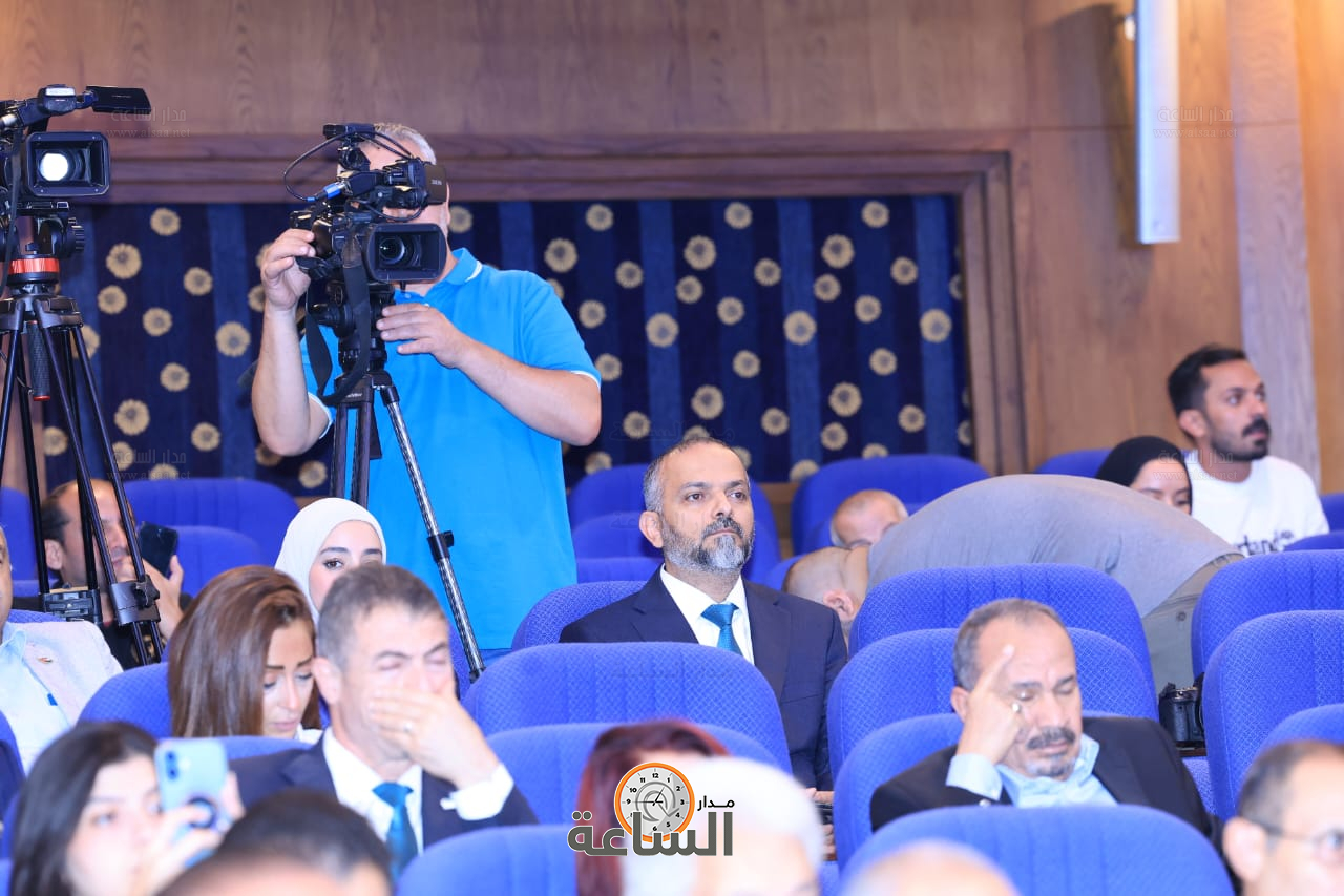 Madar Al-Saa Images 0.587608573375073