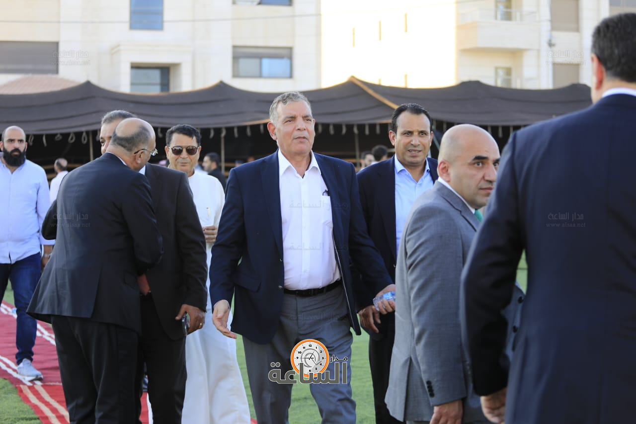 Madar Al-Saa Images 0.244044844743885