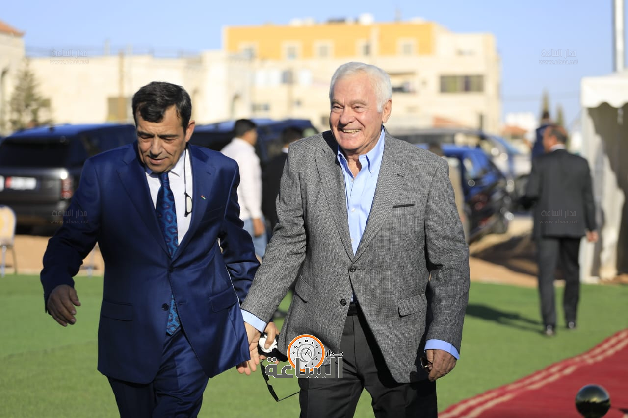 Madar Al-Saa Images 0.612072347258237