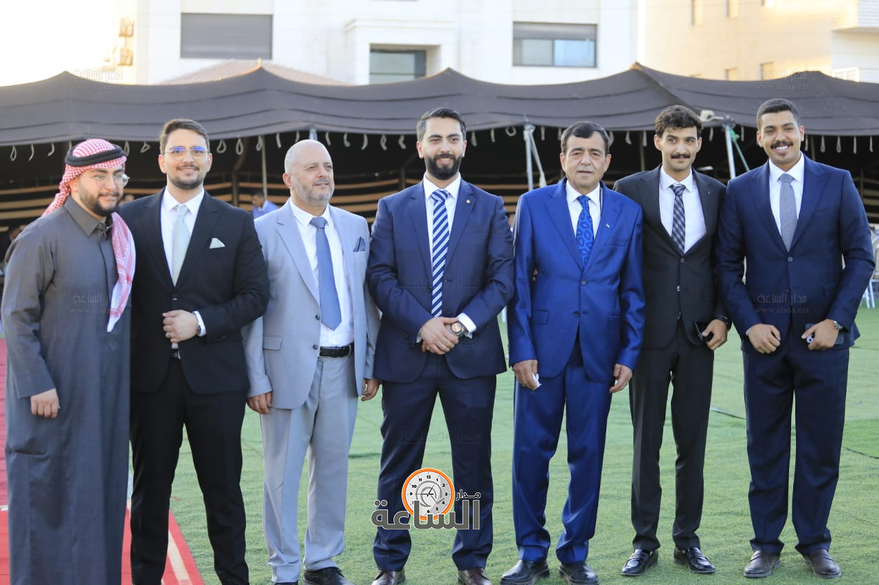 Madar Al-Saa Images 0.7146507613758799