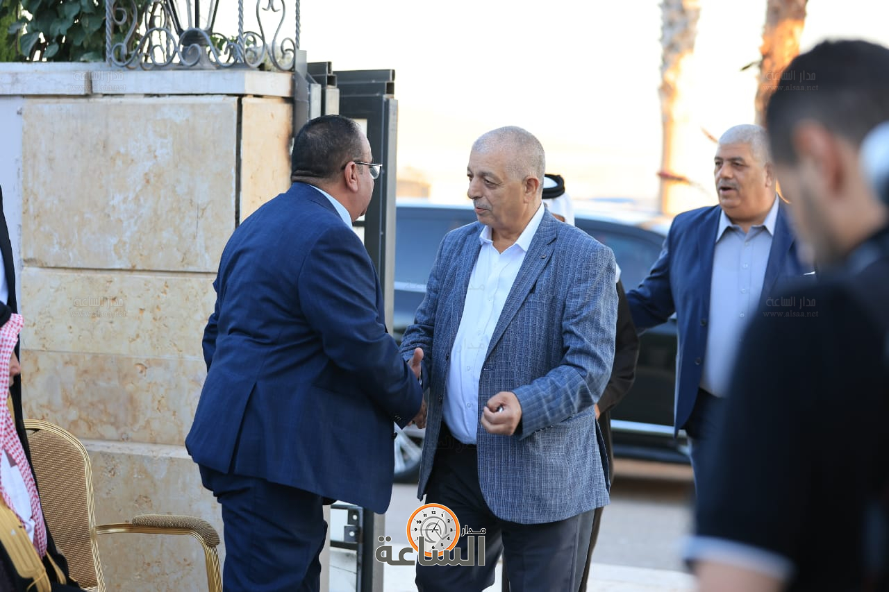 Madar Al-Saa Images 0.8195522183070929