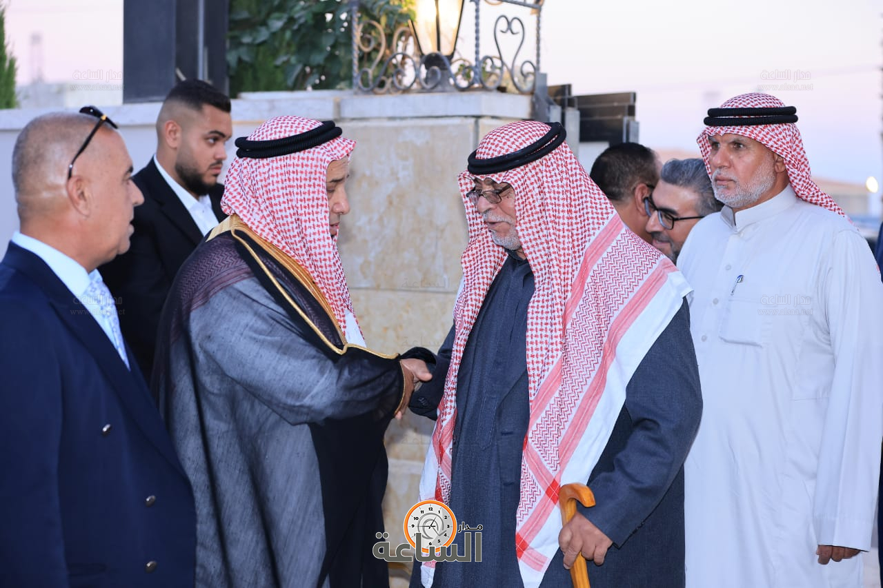 Madar Al-Saa Images 0.43949038102862625