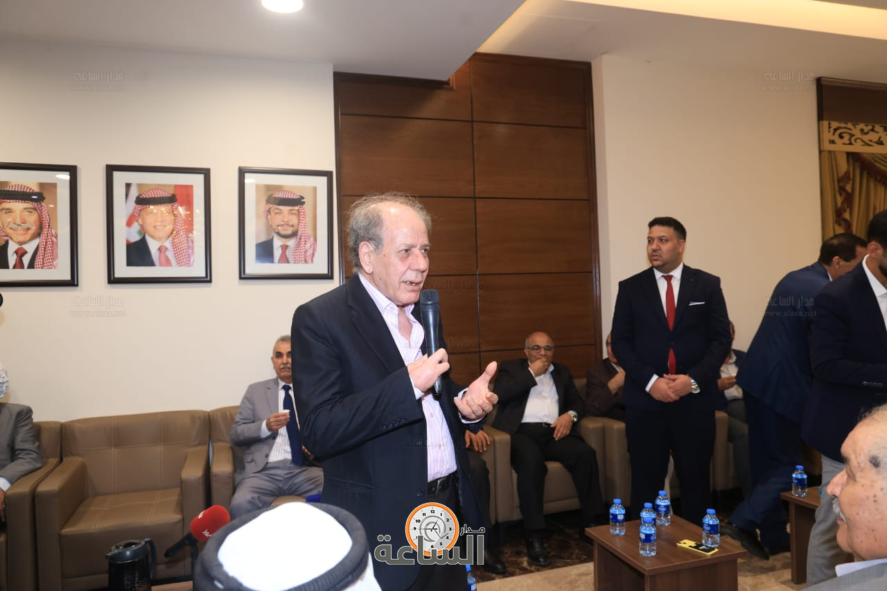 Madar Al-Saa Images 0.47647780255501815