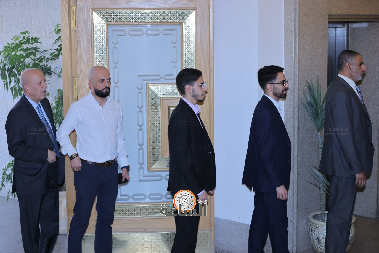 Madar Al-Saa Images 0.46609365829953053