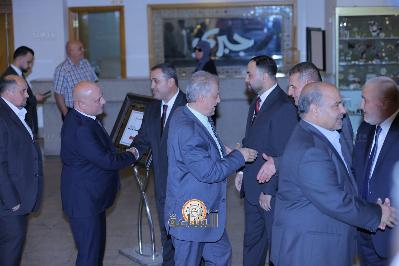 Madar Al-Saa Images 0.1477655381356261