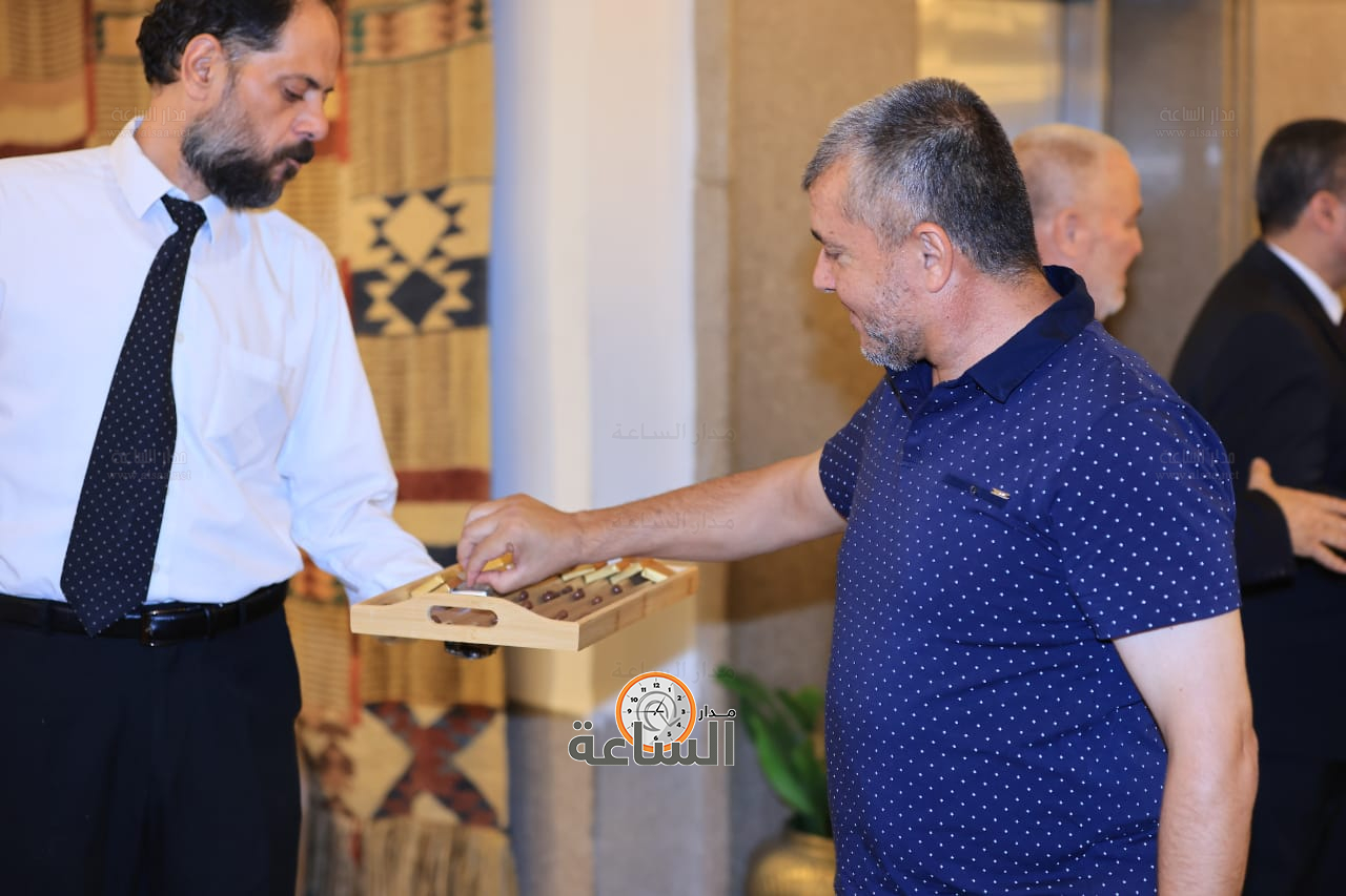 Madar Al-Saa Images 0.7690075341005232