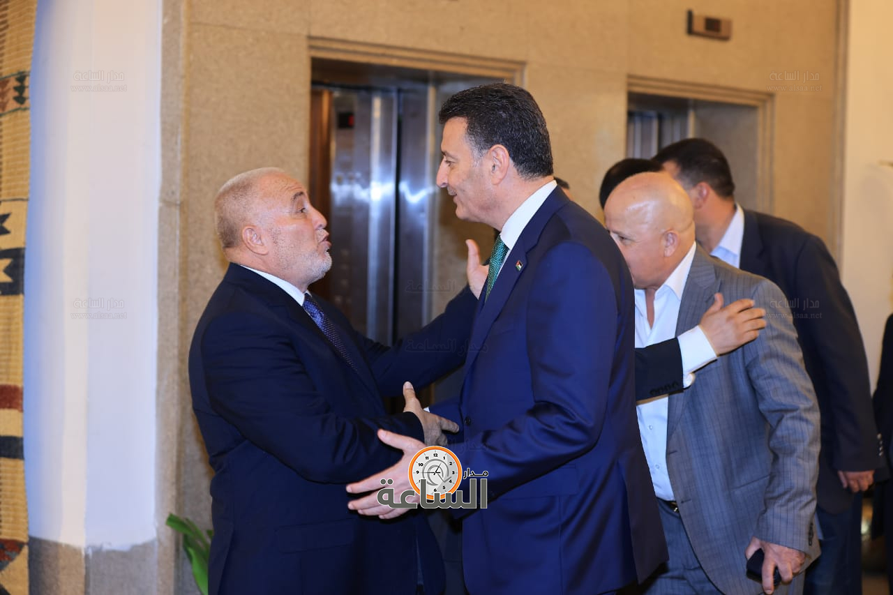 Madar Al-Saa Images 0.9477114845918204