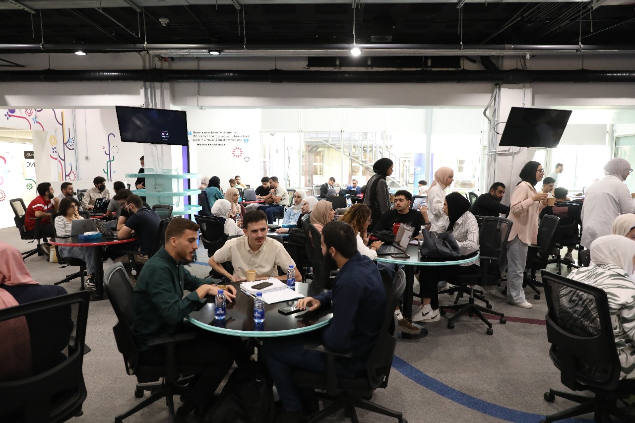 Madar Al-Saa Images 0.13894297706779735