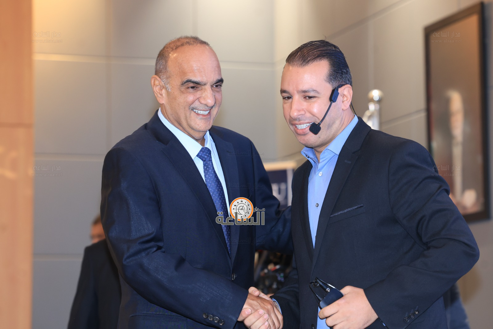 Madar Al-Saa Images 0.2543906379022175