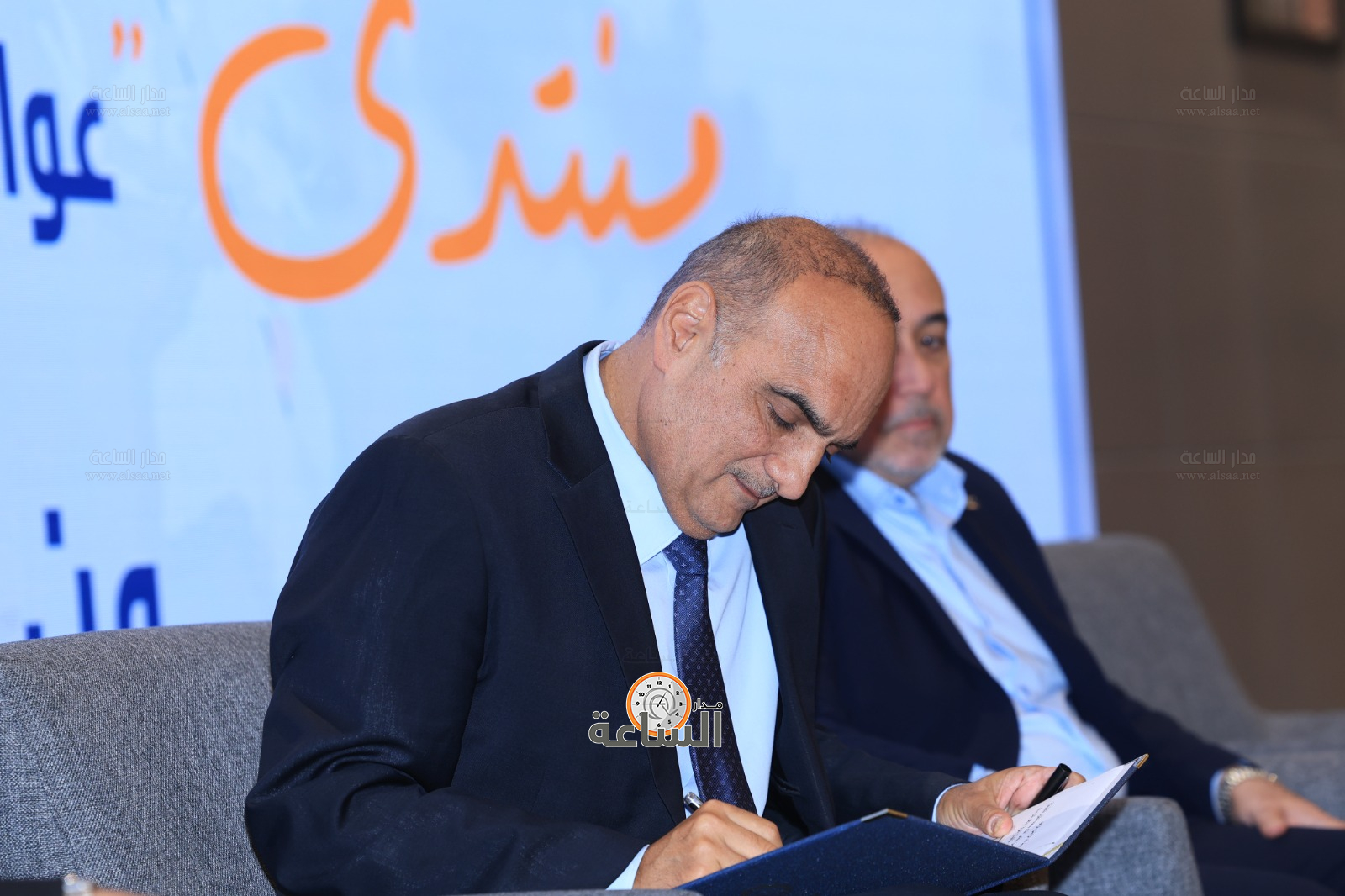 Madar Al-Saa Images 0.5859383221144275