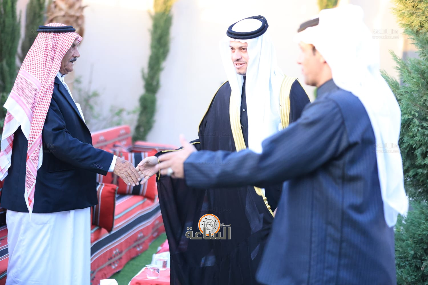 Madar Al-Saa Images 0.43792213387374146