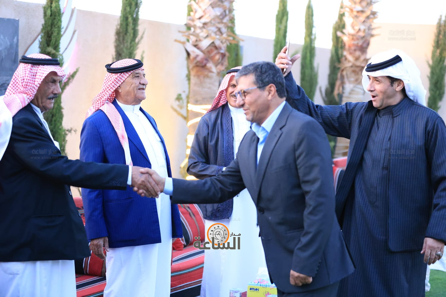 Madar Al-Saa Images 0.061043741930938866