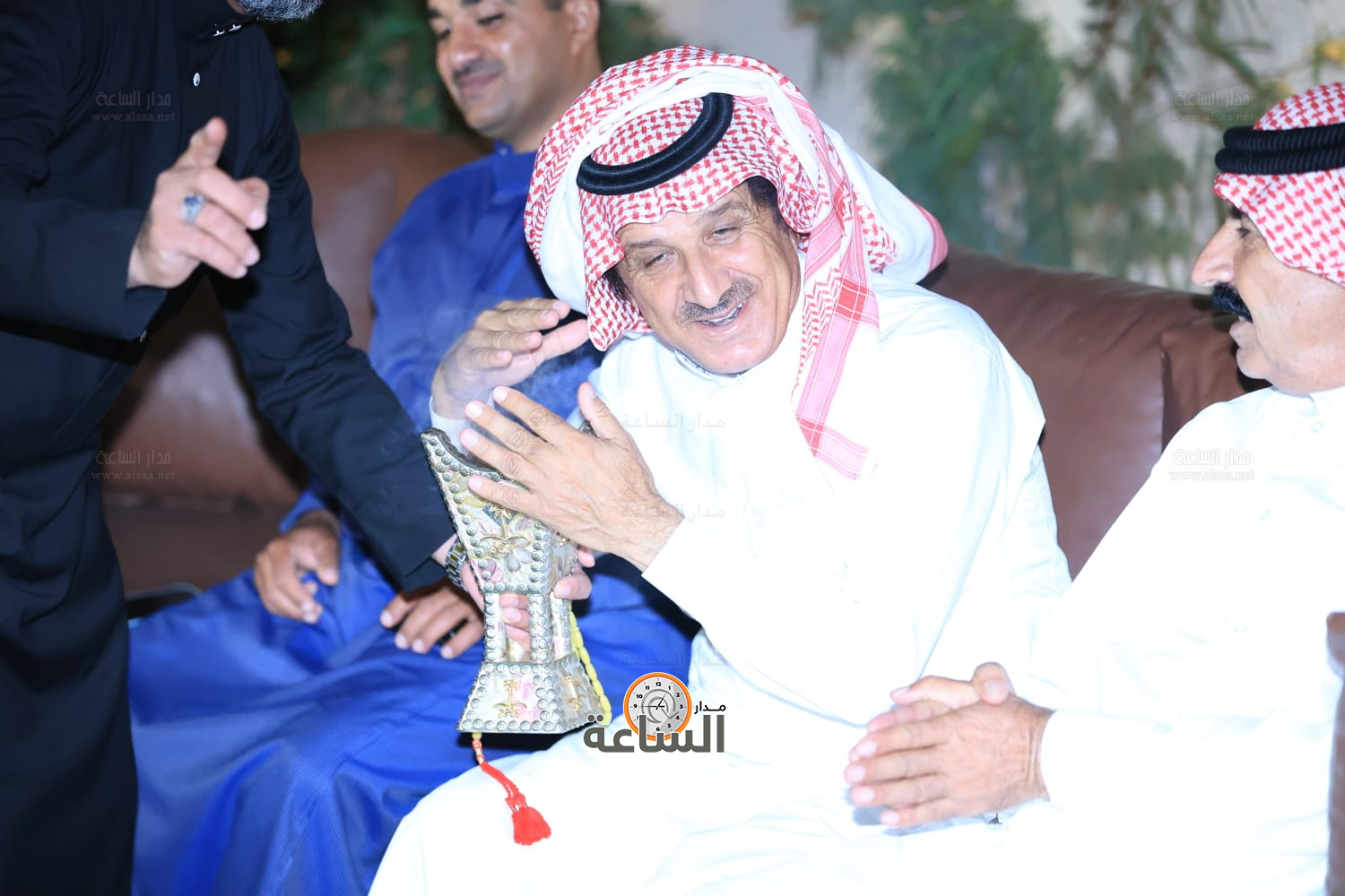 Madar Al-Saa Images 0.35793296725839296