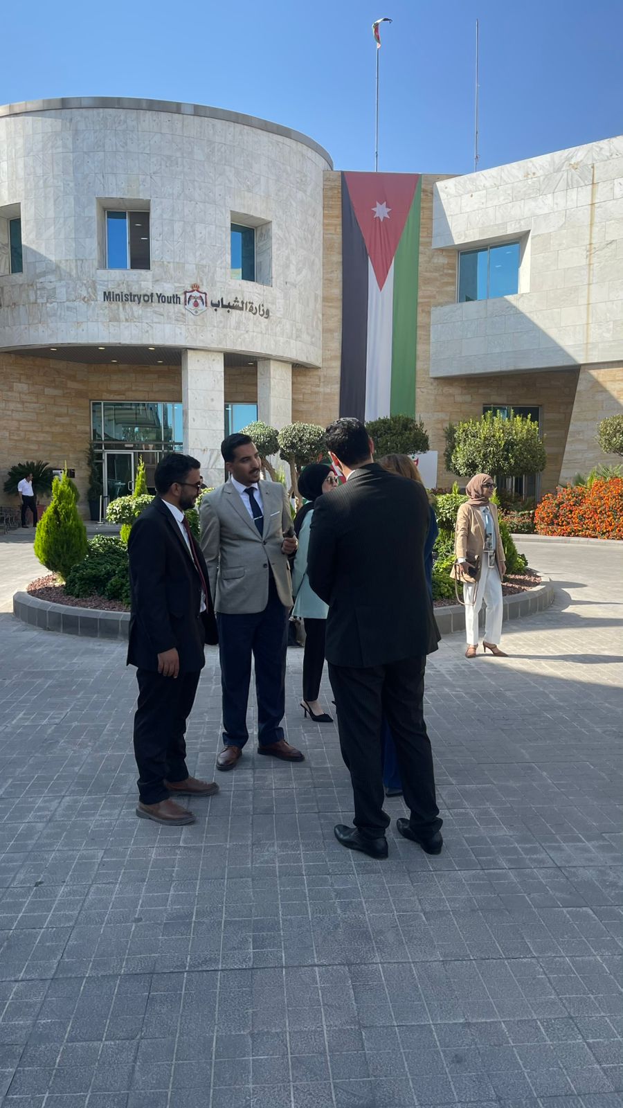 Madar Al-Saa Images 0.385729704084241