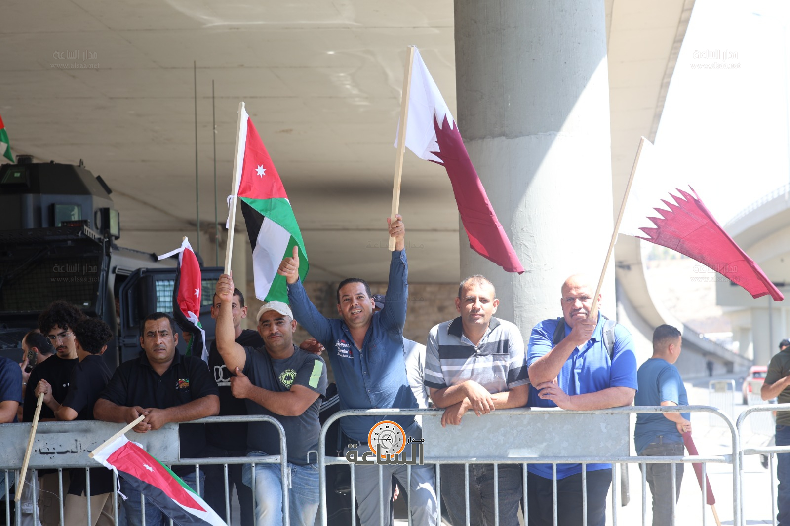 Madar Al-Saa Images 0.8836739354269384