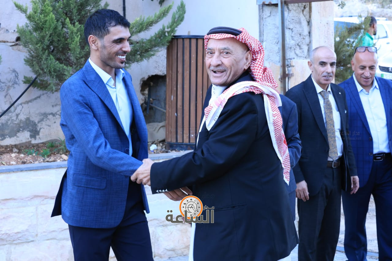 Madar Al-Saa Images 0.11653527677350461