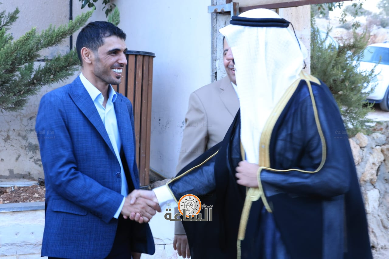 Madar Al-Saa Images 0.7796572728503893