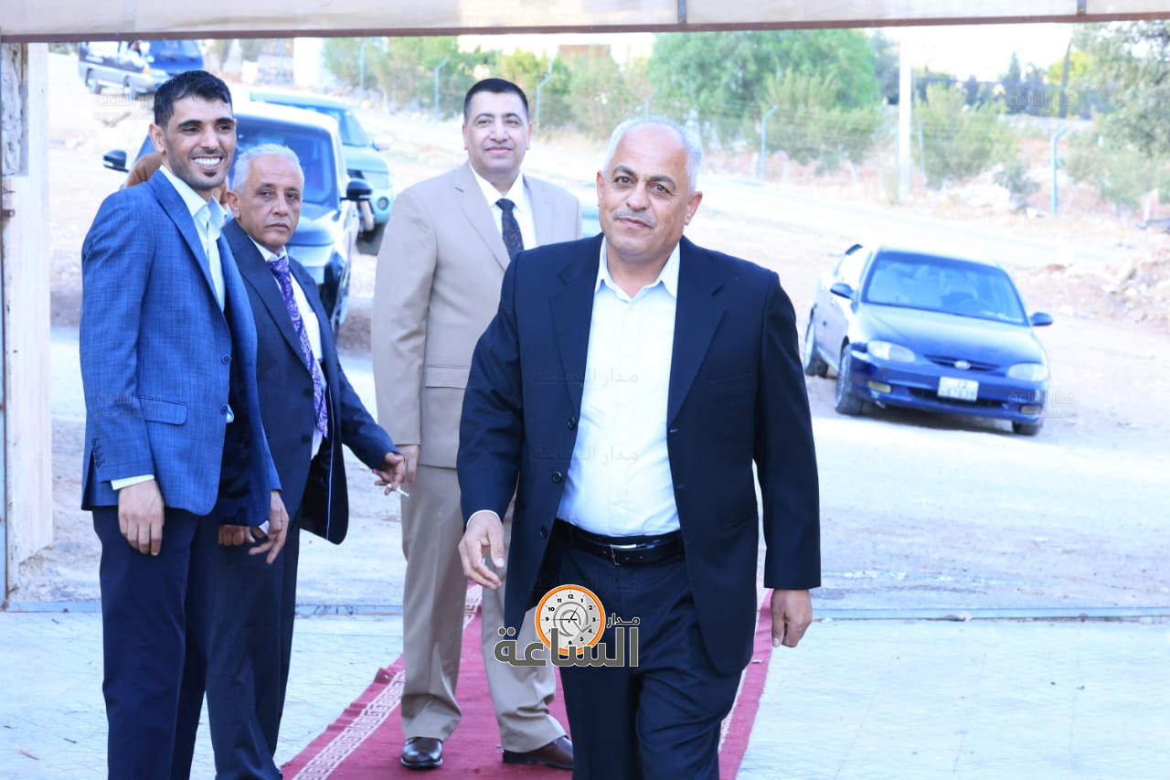 Madar Al-Saa Images 0.425540561881961