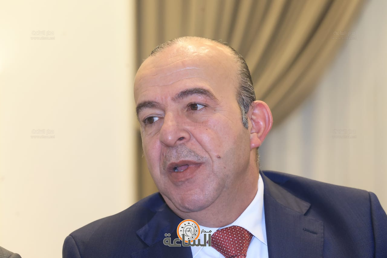 Madar Al-Saa Images 0.35141438580470585