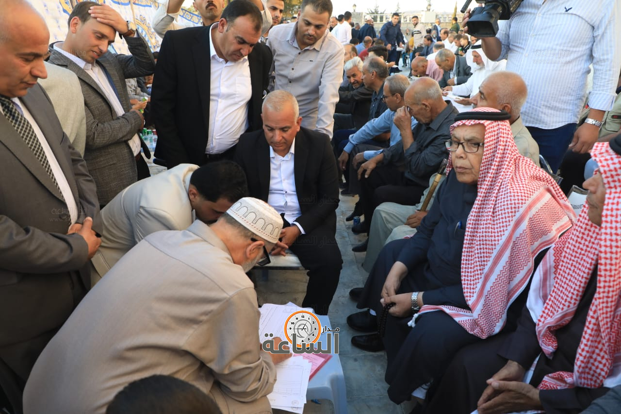 Madar Al-Saa Images 0.9241659515624874