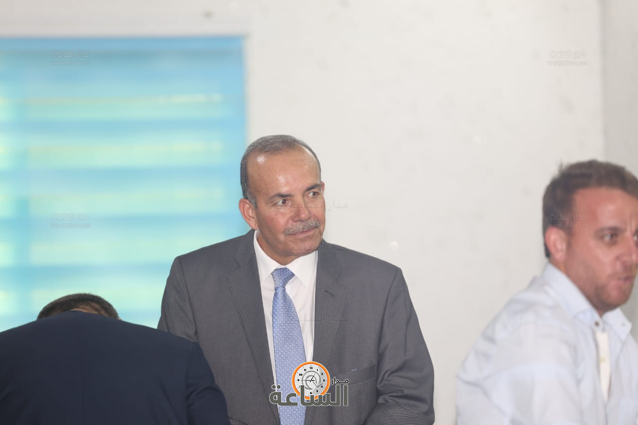 Madar Al-Saa Images 0.6887388784260381