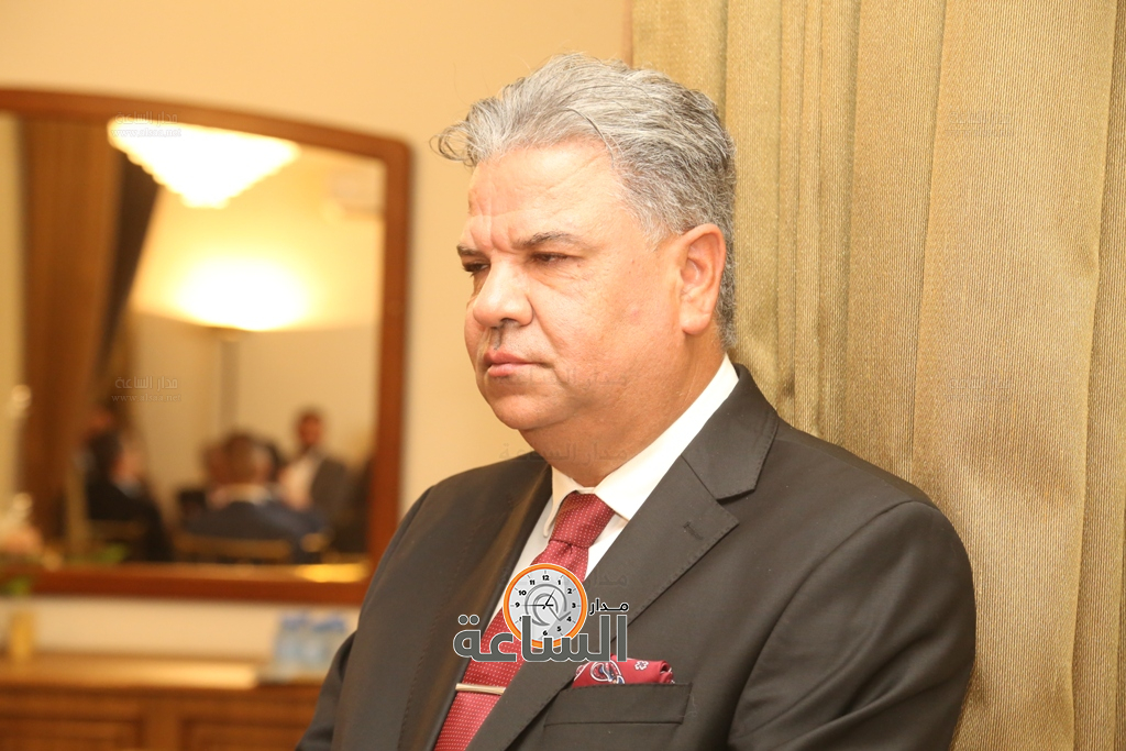 Madar Al-Saa Images 0.3929494661535031