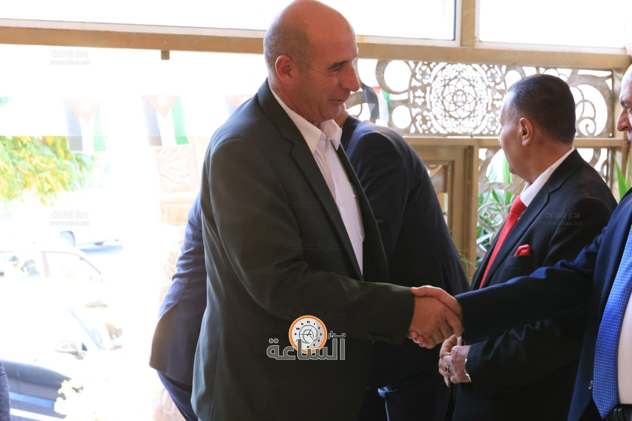 Madar Al-Saa Images 0.9413517905979546